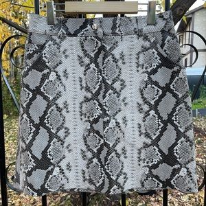 Maje Leather skirt Snakeskin pattern Size 40 (8/10)